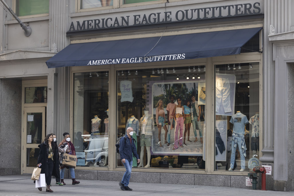 American Eagle Outfitters Q2 results beat expectations, ups FY